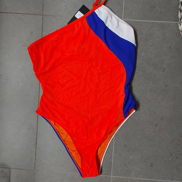 4 XL new swimsuits - Picture 4 of 6